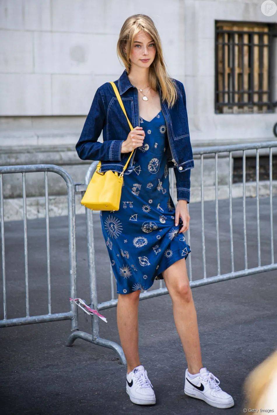 穆勒|别总穿高跟鞋啦！连衣裙＋平底鞋＝春季最简约大气的混搭cp！