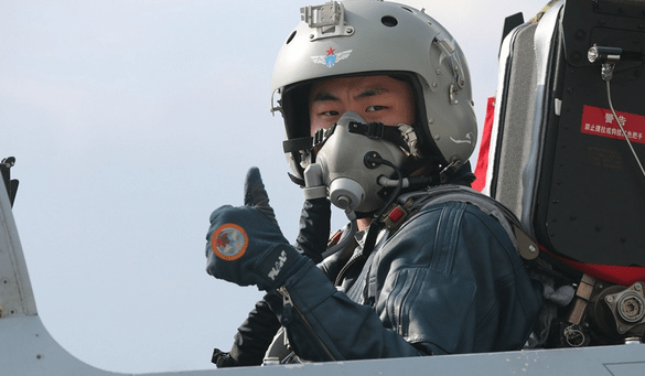 原创男高中生迎来好消息2022年度空军招飞启动往届毕业生也可参与