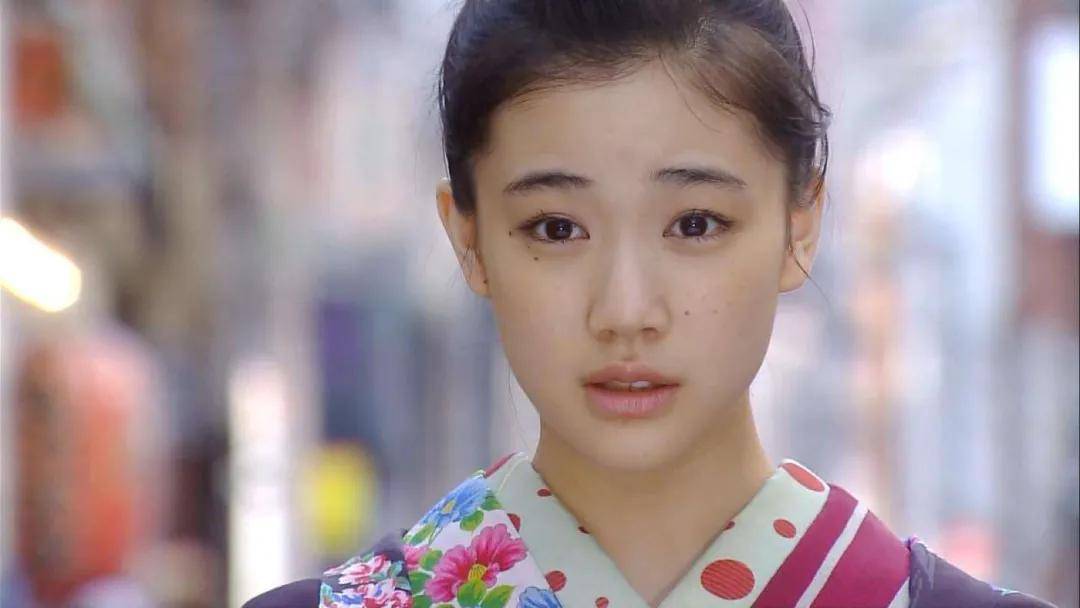 平面|姚安娜没救了，别人点痣变美人，她点痣变男人