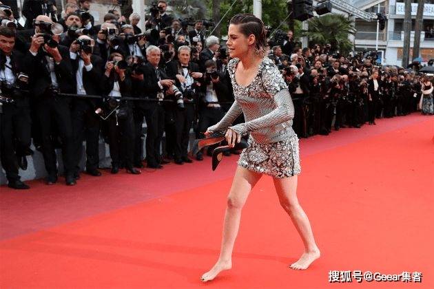 经典|时而叛逆时而甜美，Kristen Stewart的5个经典红毯时刻