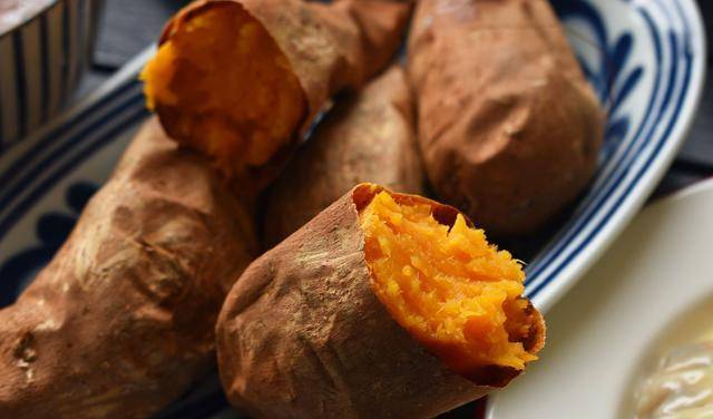 红薯|两口子的家常早餐,做法简单味道赞,好吃易消化,这就是家的味道