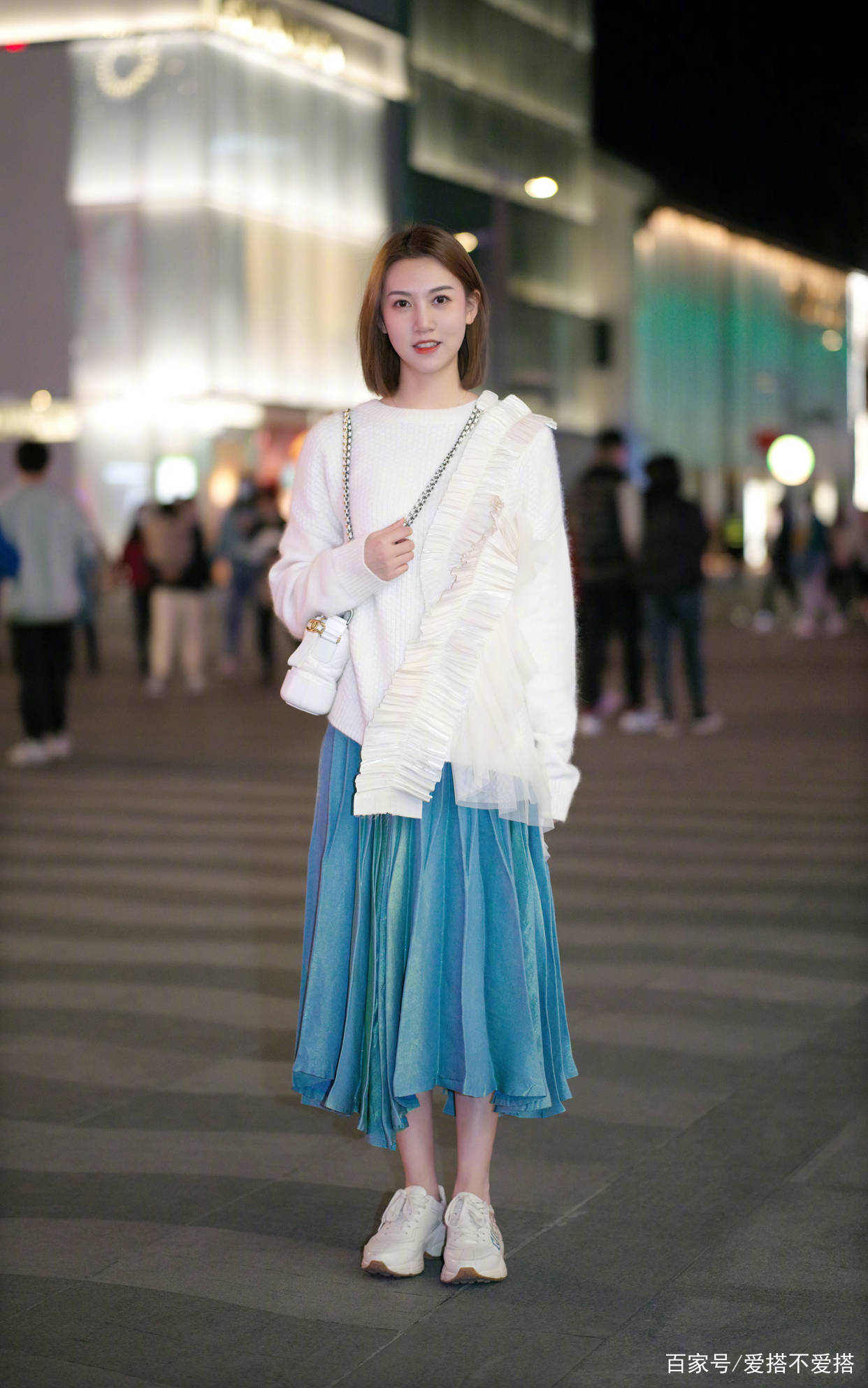服装|今夏，掌握这几种“夏季叠穿”技巧，旧衣也能穿出时尚感，很实用