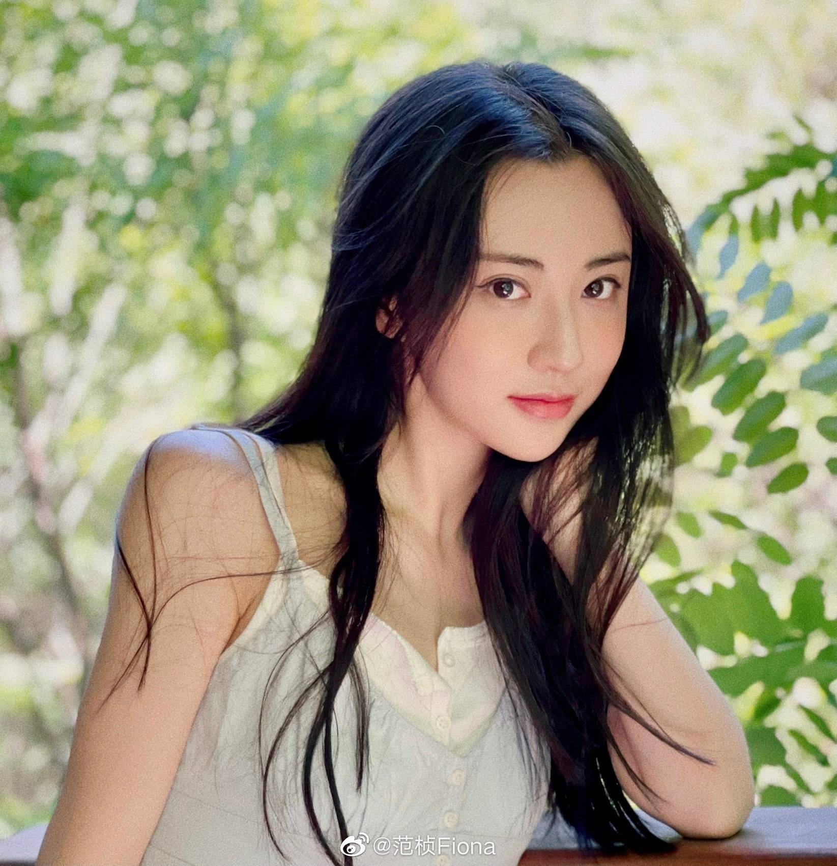 君九龄开播范桢化身方玉绣古装造型引热议