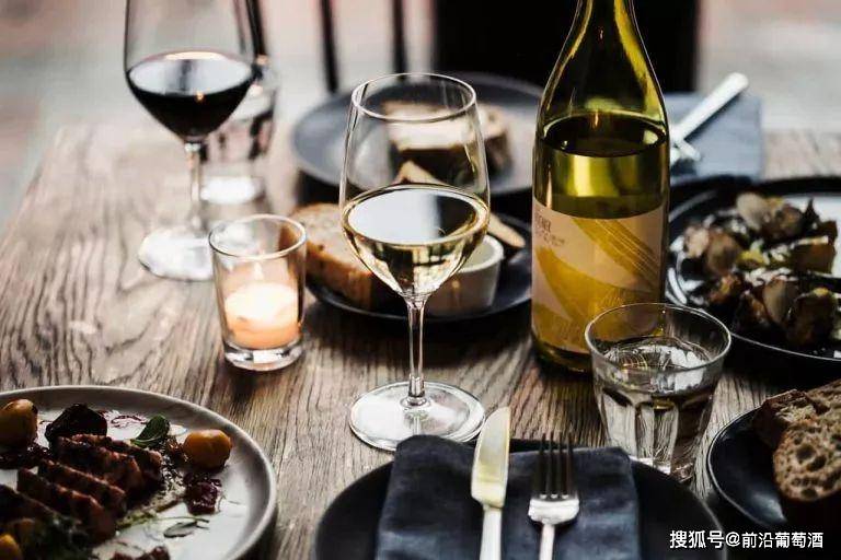 时间差|品味葡萄酒入口的第一感觉有多重要?注重葡萄酒品酒的第一印象