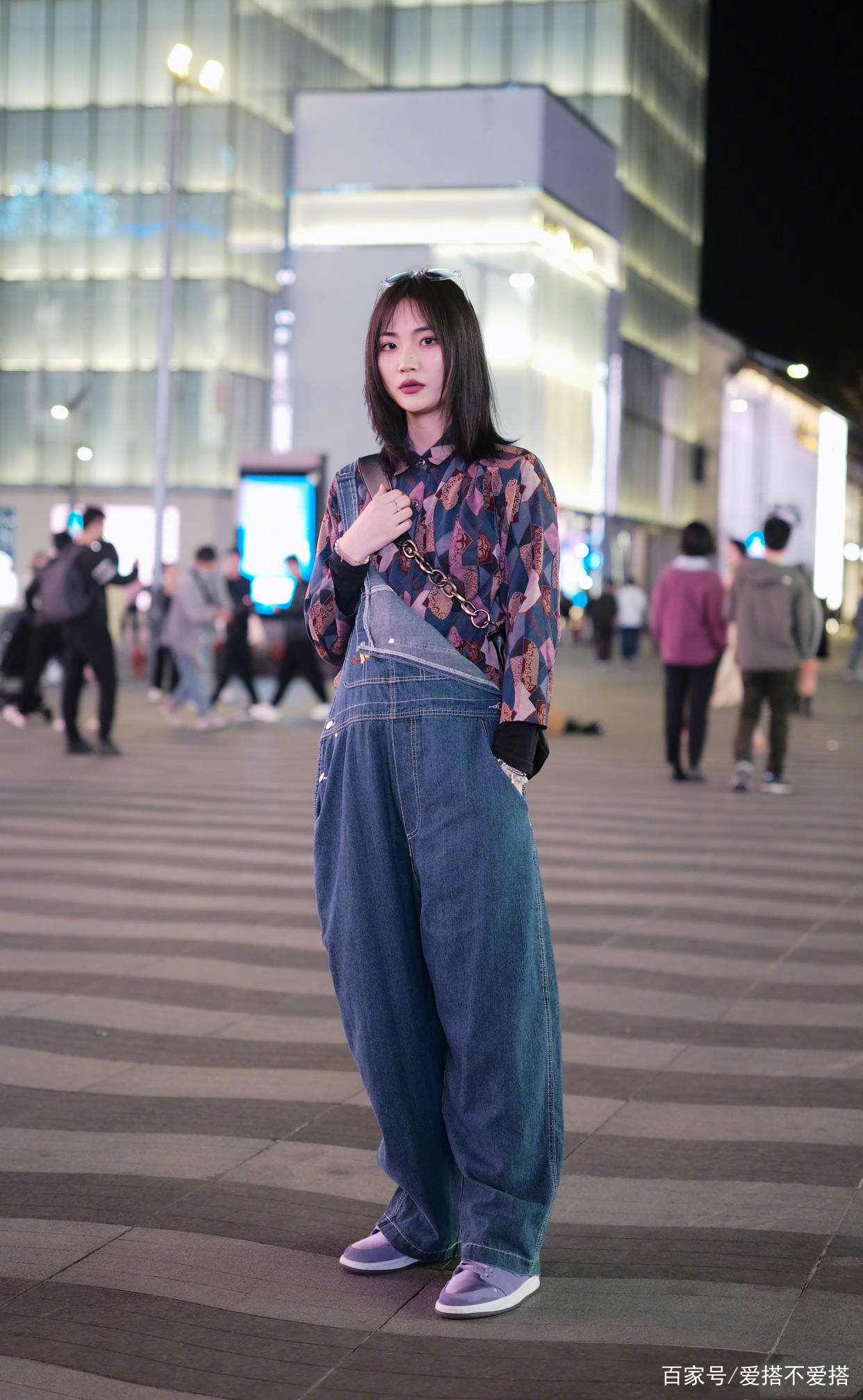 服装|今夏，掌握这几种“夏季叠穿”技巧，旧衣也能穿出时尚感，很实用