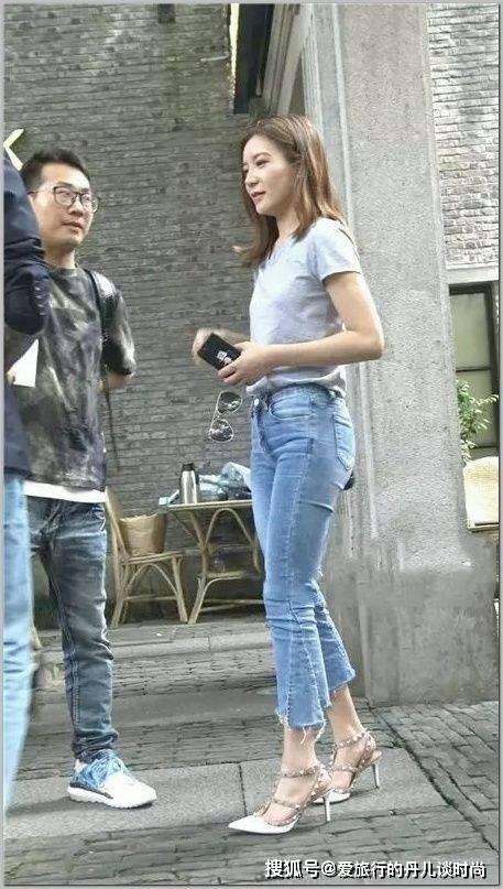 蓝色|东莞时尚穿搭街拍，妖娆多姿的美女用不同的穿搭诠释着时尚元素