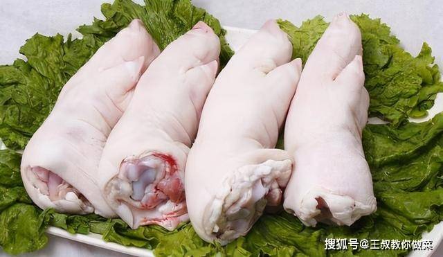 猪脚怎么做好吃又软烂窍门 061ca3058a1a410eb9c185d5cb131c6f.jpeg