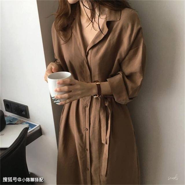 马甲|爱穿长裙的女人，衣品都不会差，这3条必备长裙最适合温柔的秋天
