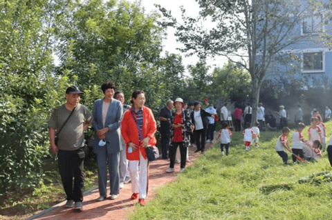 足球|滨州市“五老巡访团”莅临里则中心幼儿园 参访送温暖