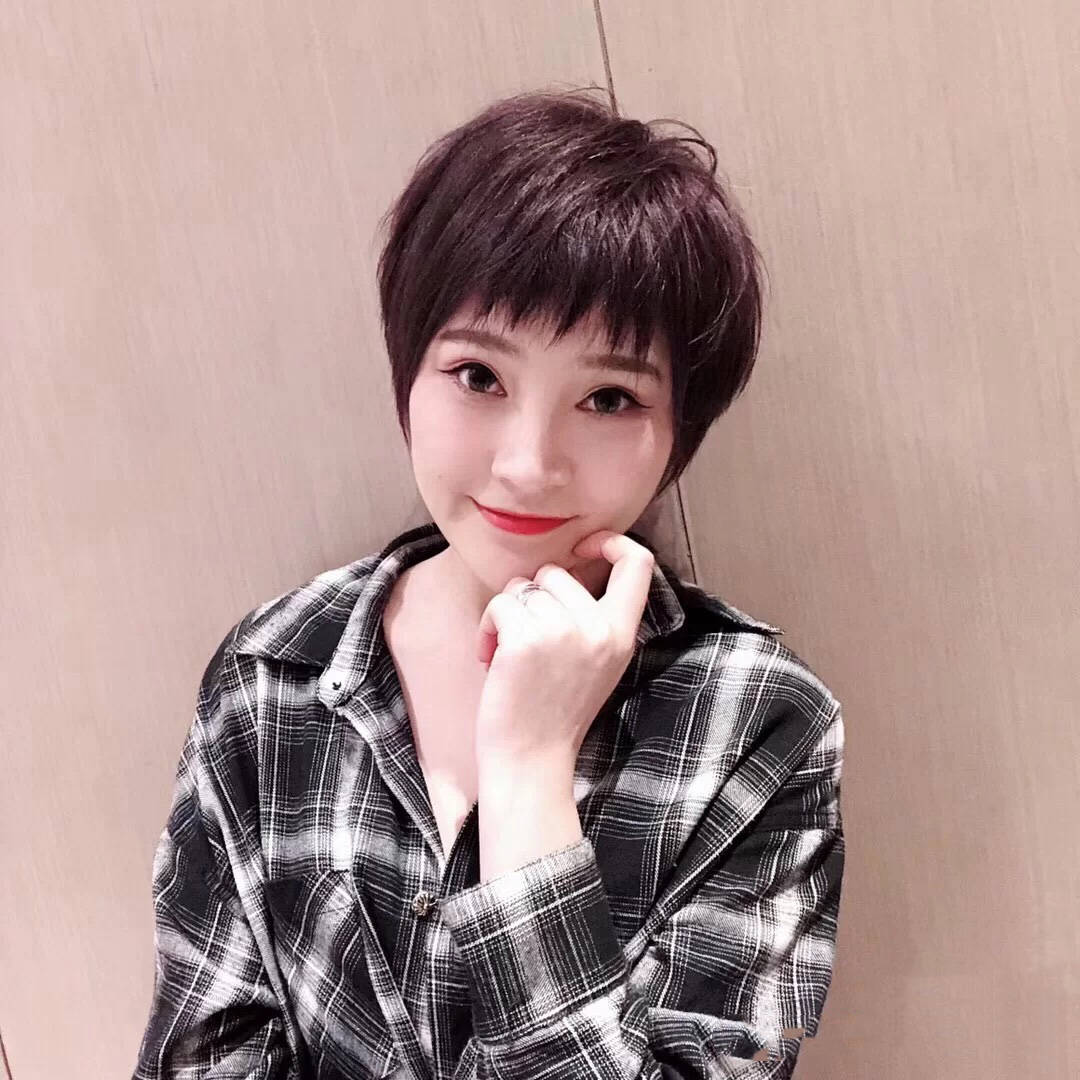 50 60岁的女士依然优雅 几款好看的短发造型 修饰脸型更大方 粉紫色 50 60岁的女士依然优雅 几款好看的短发造型 修饰脸型更大方 粉紫色