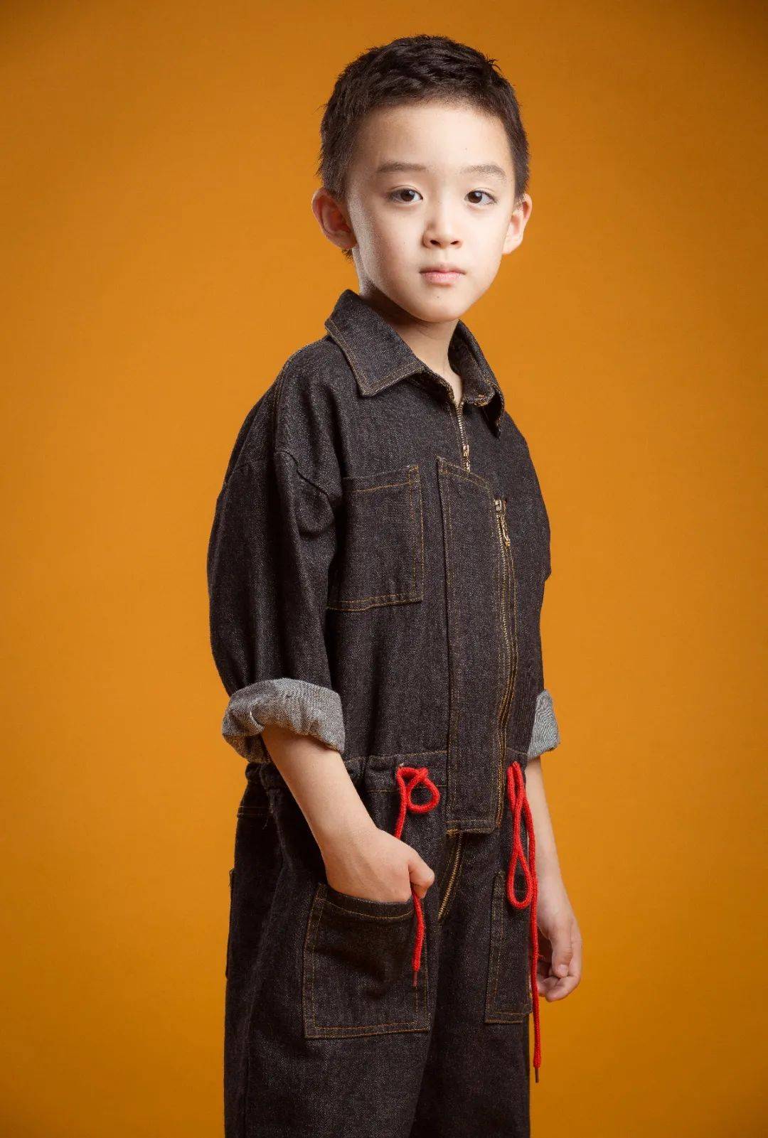 电影|《我和我的父辈》之《乘风》首曝预告，麦田星艺学员与吴京搭戏