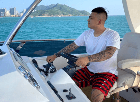 原创老方丈与辛巴和好徒弟李舒克成背锅侠凌晨开播向粉丝哭诉