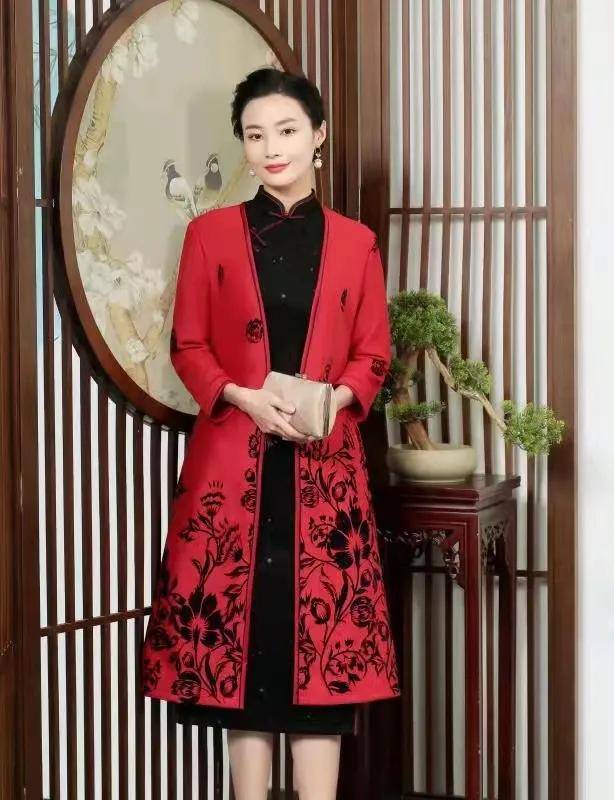上下中式两件套旗袍，让你女人味儿大爆发！不失民国风又显时尚！