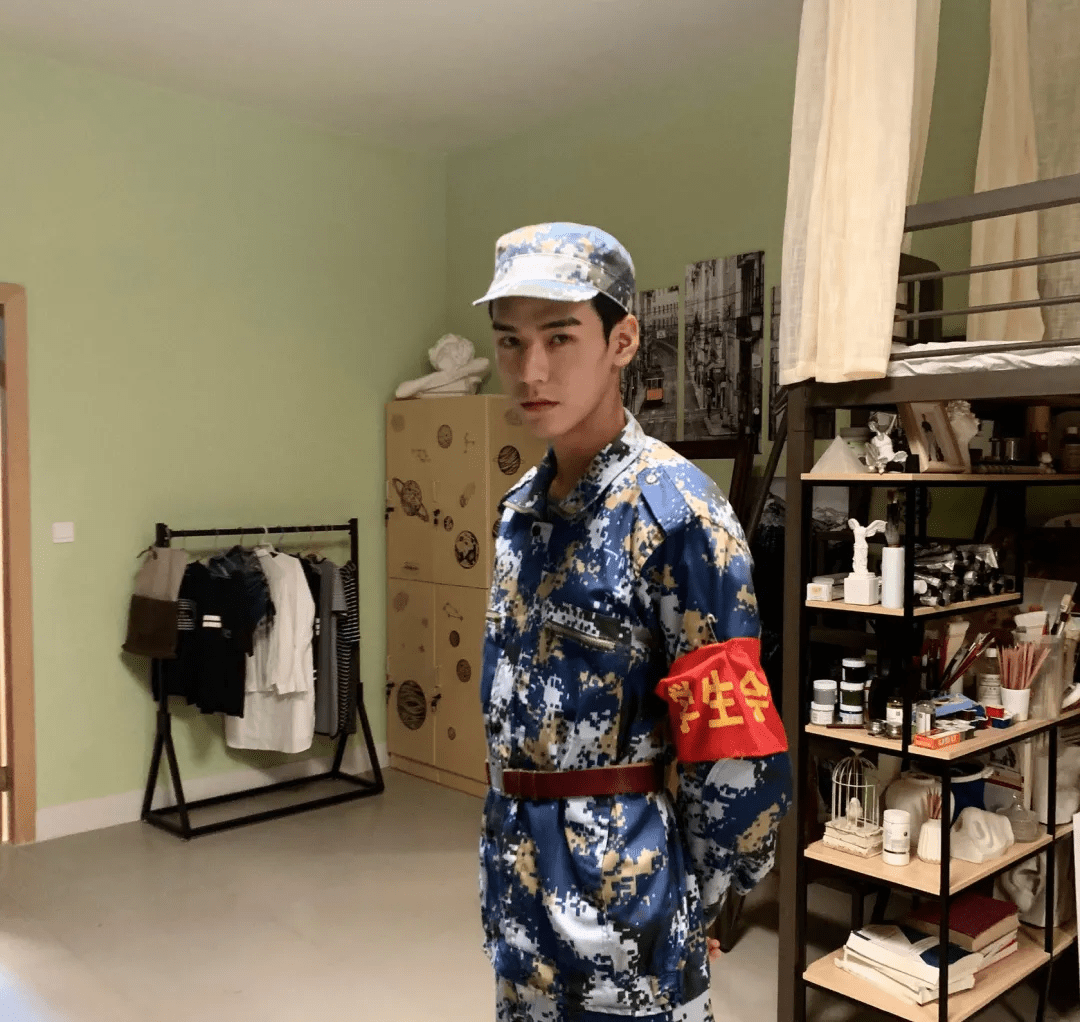 卫衣|能和他们一起军训，做梦都会笑醒吧