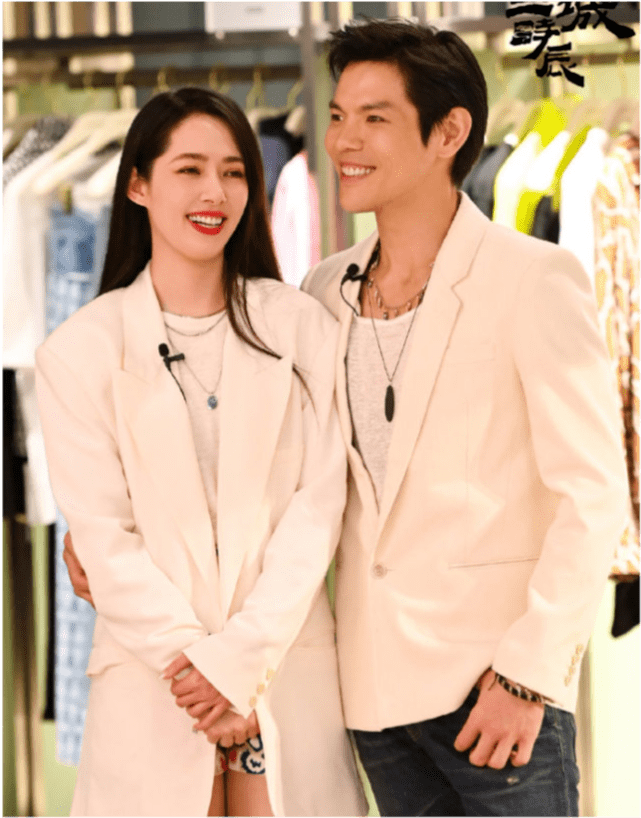 向太生|郭碧婷怀二胎了？带女儿外出游玩腹部凸起明显，此前曾答应向太生三个孩子