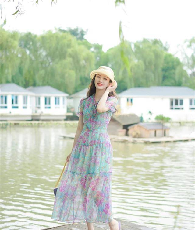 身材|女人过了30岁,还是胖点好看,不管穿裙还是穿裤,都时髦有女人味