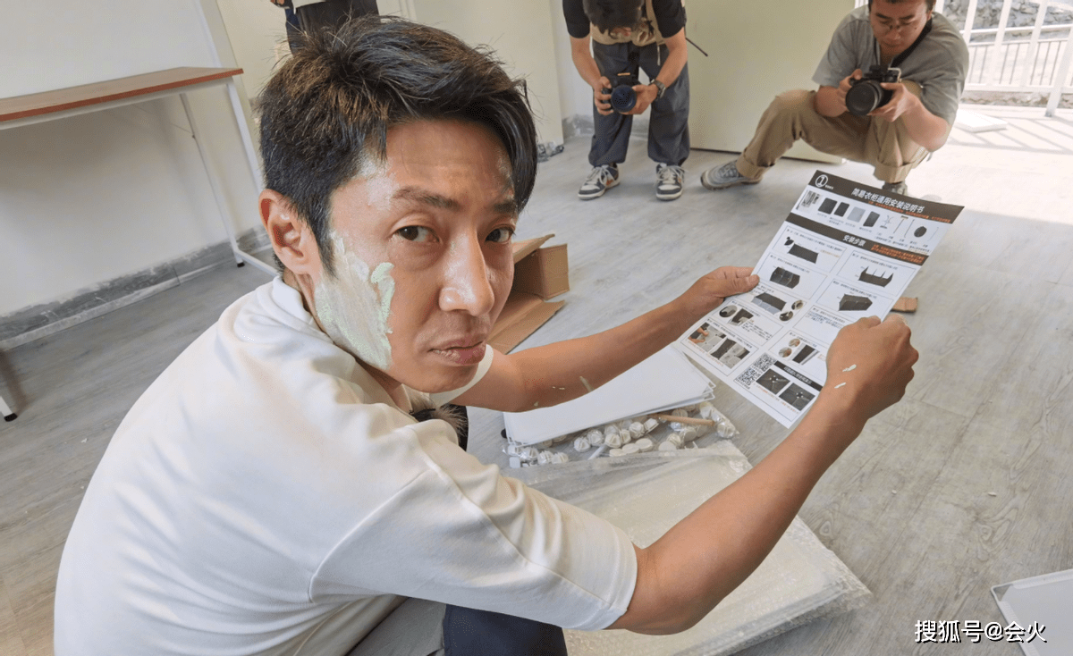 王冰冰|王冰冰素颜种珊瑚，尼格买提暴露超高发际线，被调侃在海下像灯泡