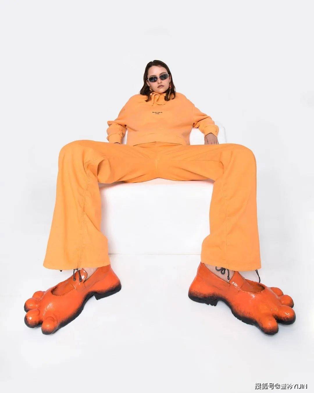 设计|新锐设计师｜靠怪兽五指鞋出圈的服装设计师宝藏品牌