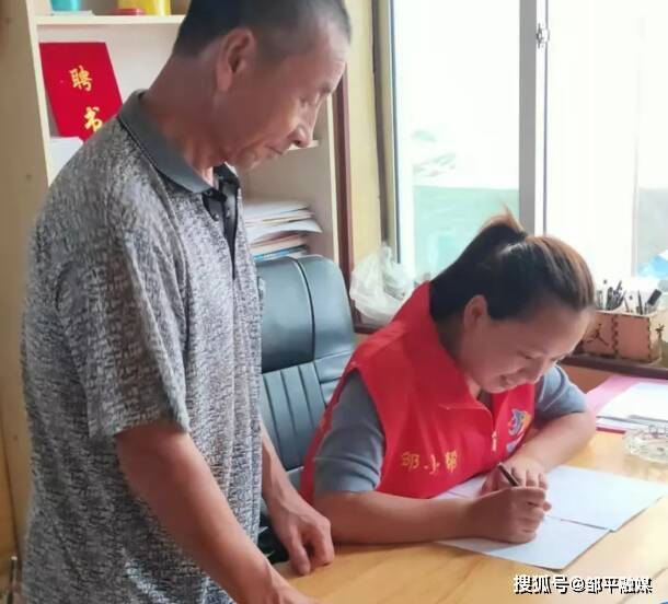天天游戏山东邹平市魏桥镇：“帮办代理”制造“有温度”的政务办事(图4)