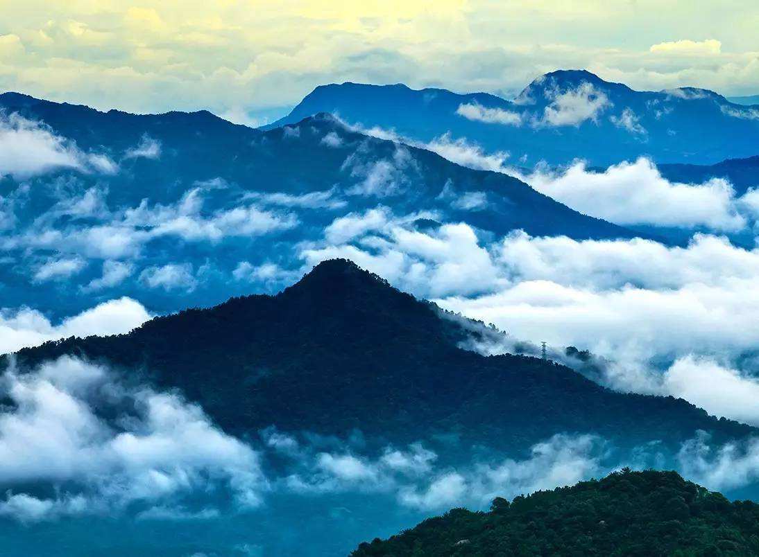 我国不该被“忽视”的一座山，景色不亚于泰山，有99座山峰相连