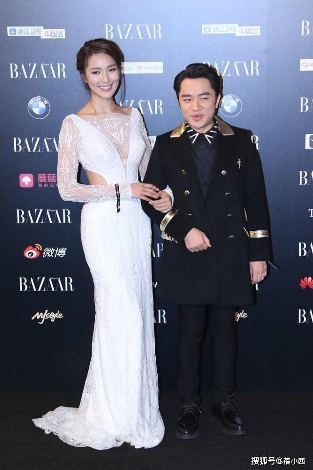 黑色|李亚男这么穿连衣裙也太招摇了，生了2胎身材还那么好，气质惊艳