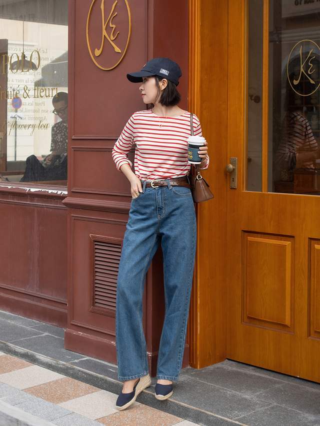 西裤|今年秋天“条纹衫”又火了,搭配上牛仔裤或直筒西裤,高级又洋气