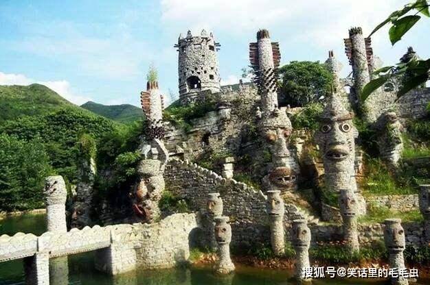 神秘的夜郎古国 从竹子中出生了国王 埋葬时还要套住死者的头 汉朝