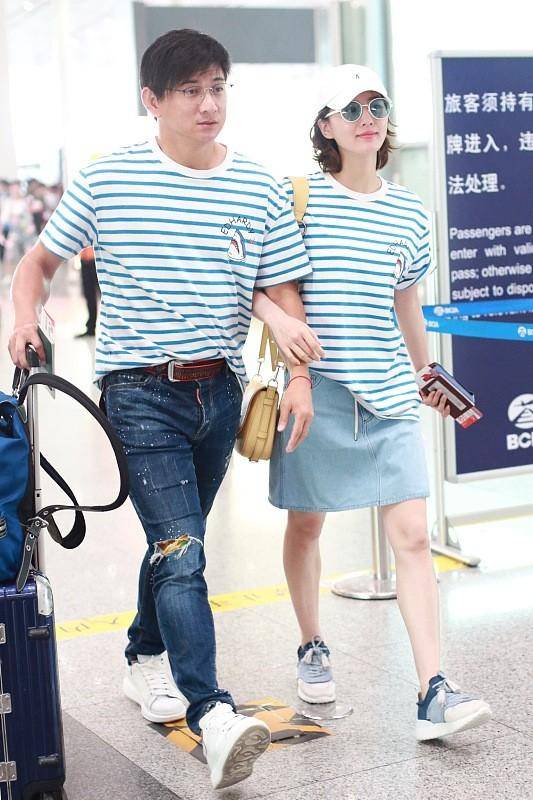 下半身|吴奇隆刘诗诗亲密挽手，身穿情侣装好吸睛，真是“狗粮”满天飞