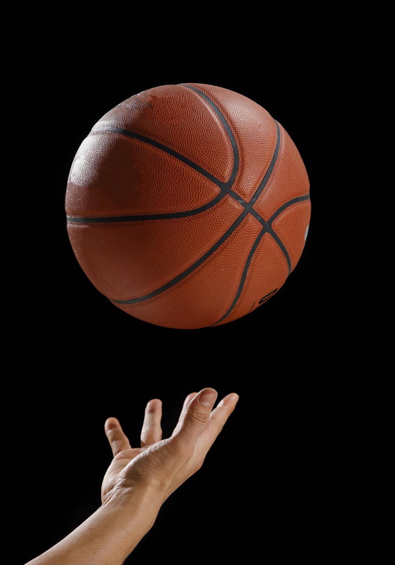 篮球发边线球规则 篮球边线发球规则图解
