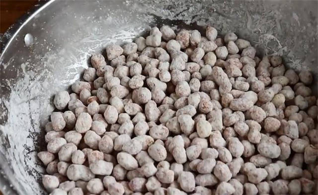 做法|花生米怎样做才好吃?教你新吃法,香甜酥脆又好吃,真解馋