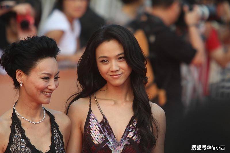 黑色|真正性感的女人,气质是从骨子里散发出来的,看看汤唯就知道