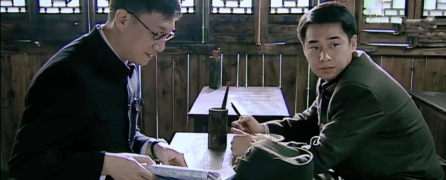 敌人|谍战剧《潜伏》与《风筝》对比看，二者的差距还是很明显