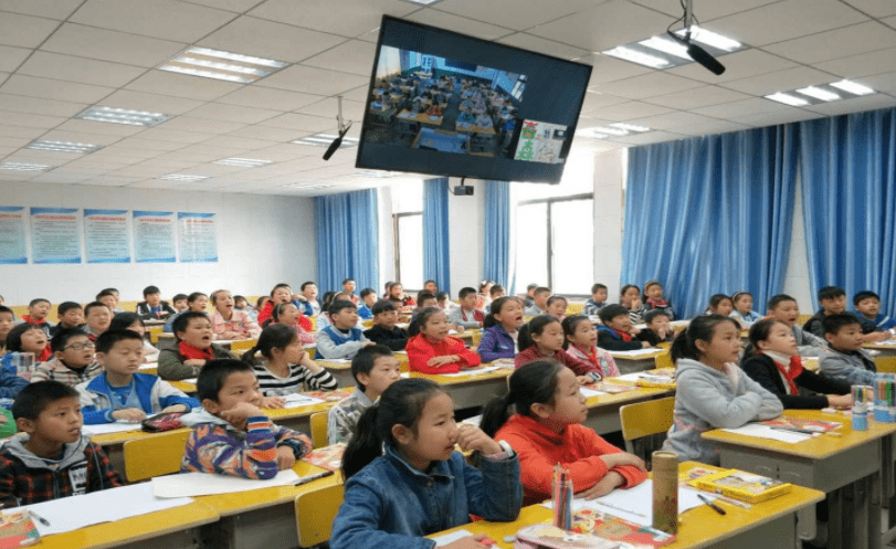 家长|超前教育的危害来了，某小学一年级学生喊话老师，这些我们学过了