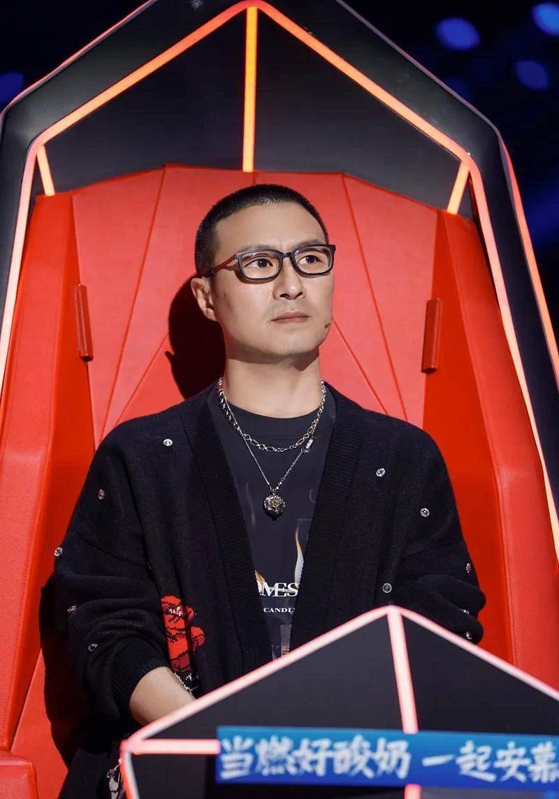 舞台|“梅州版周深”惊艳亮相“好声音”，导师团火力十足抢人之战陷入白热化