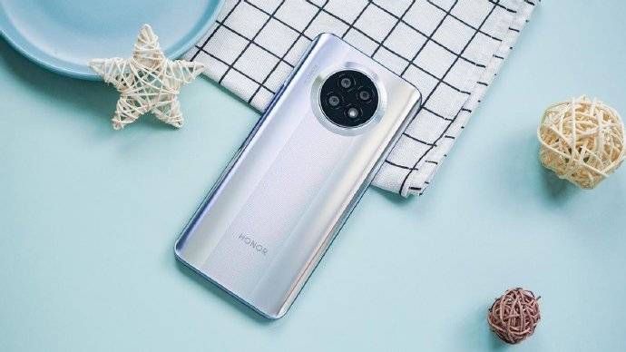 荣耀"巨屏"手机入网,天玑1100 66w 6000毫安,加持对称双扬_max