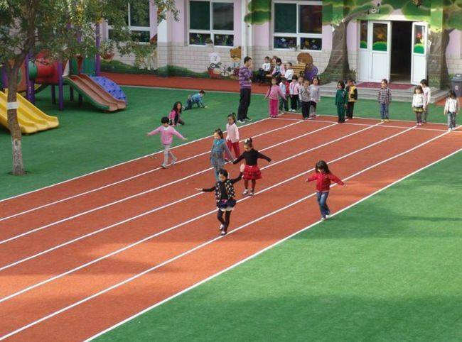 进行|多地幼儿园招生遇冷，家长排队抢名额成过去式，民办学校也不香了