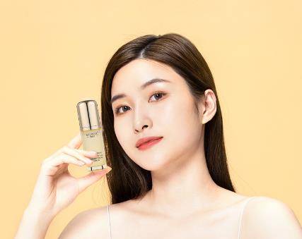产品|如今已40岁的她，为什么肌肤依然能像18岁般的冻龄？