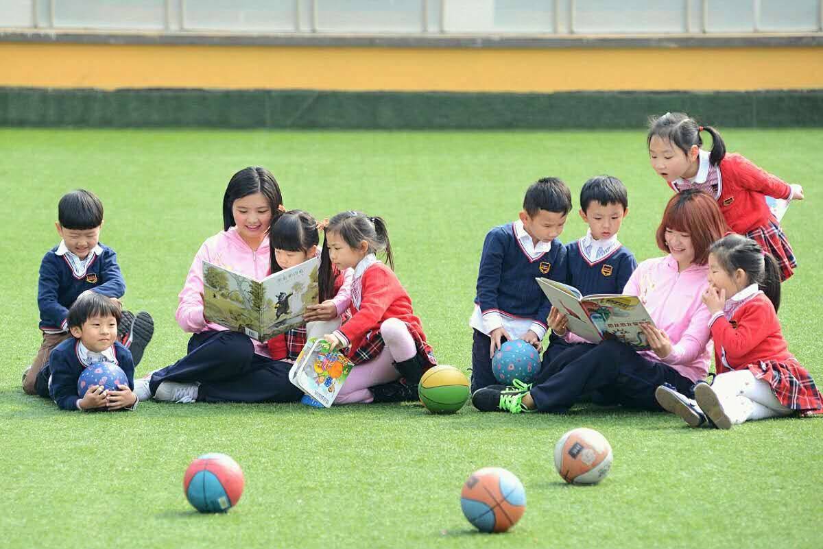 进行|多地幼儿园招生遇冷，家长排队抢名额成过去式，民办学校也不香了