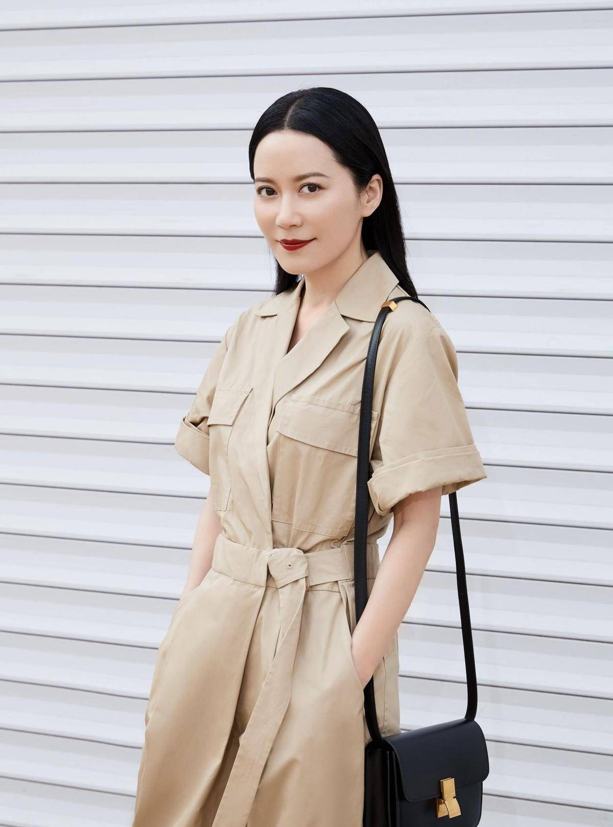 美得|这可能是我见过的最体面的50岁女人：不装嫩不显老，美得优雅气质
