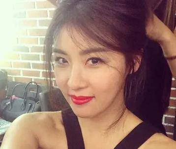 柠檬|河智苑40多岁凭颜值登上热搜！冻龄美肌离不开3个“独门小秘诀”