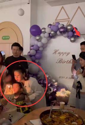 满是|李小萌庆生“四口之家”罕同框，孕肚凸显，王雷为妻儿拍照超宠溺