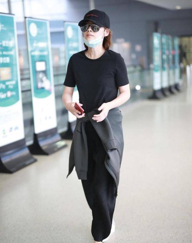 分析|不服老!46岁梅婷穿得花里胡哨,整个人时髦又洋气,能接受吗?