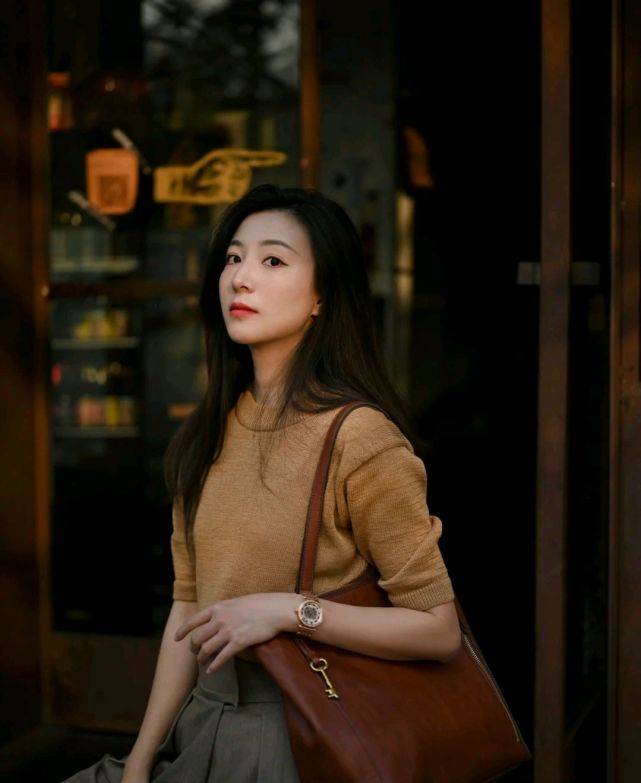 那会|秋装穿搭可以简简单单，但想要穿出高级感，就要懂得穿搭技巧