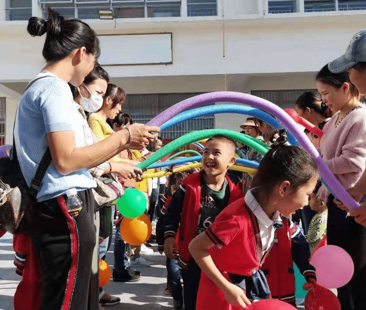 因为|2021幼儿园现“招生难”现象，大多数幼儿园仍有空缺，父母却笑了