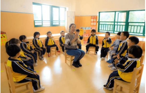 办学|排队抢入学名额已成过去，多地幼儿园开学遇冷，出现“一孩难求”