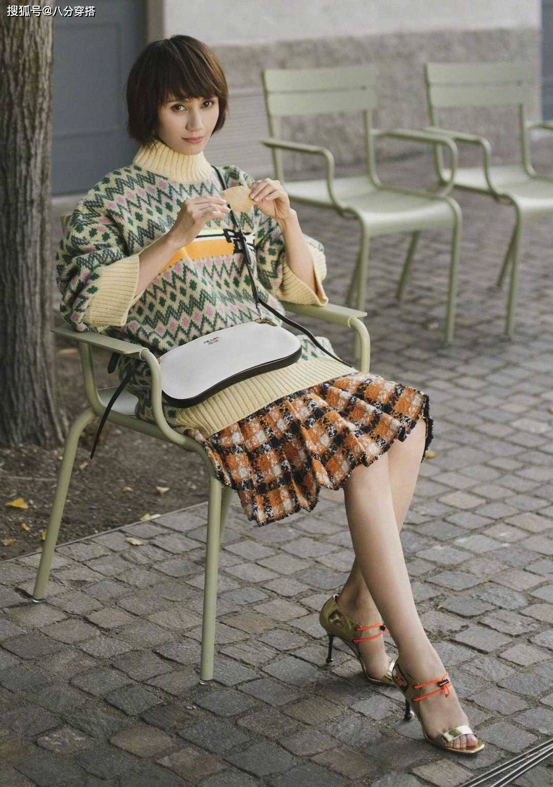 套装|袁泉真是优雅到骨子里了，一袭白色连衣裙优雅温柔，成熟精致