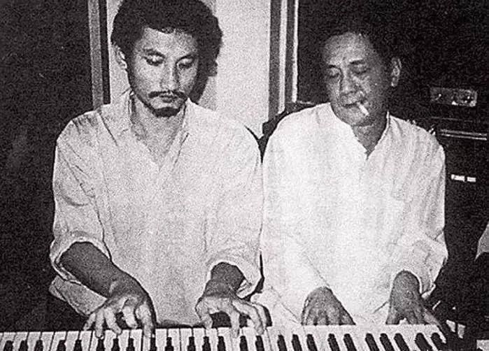 因为|《笑傲江湖》里寻金庸，沧海一声笑，已不见黄霑林正英午马