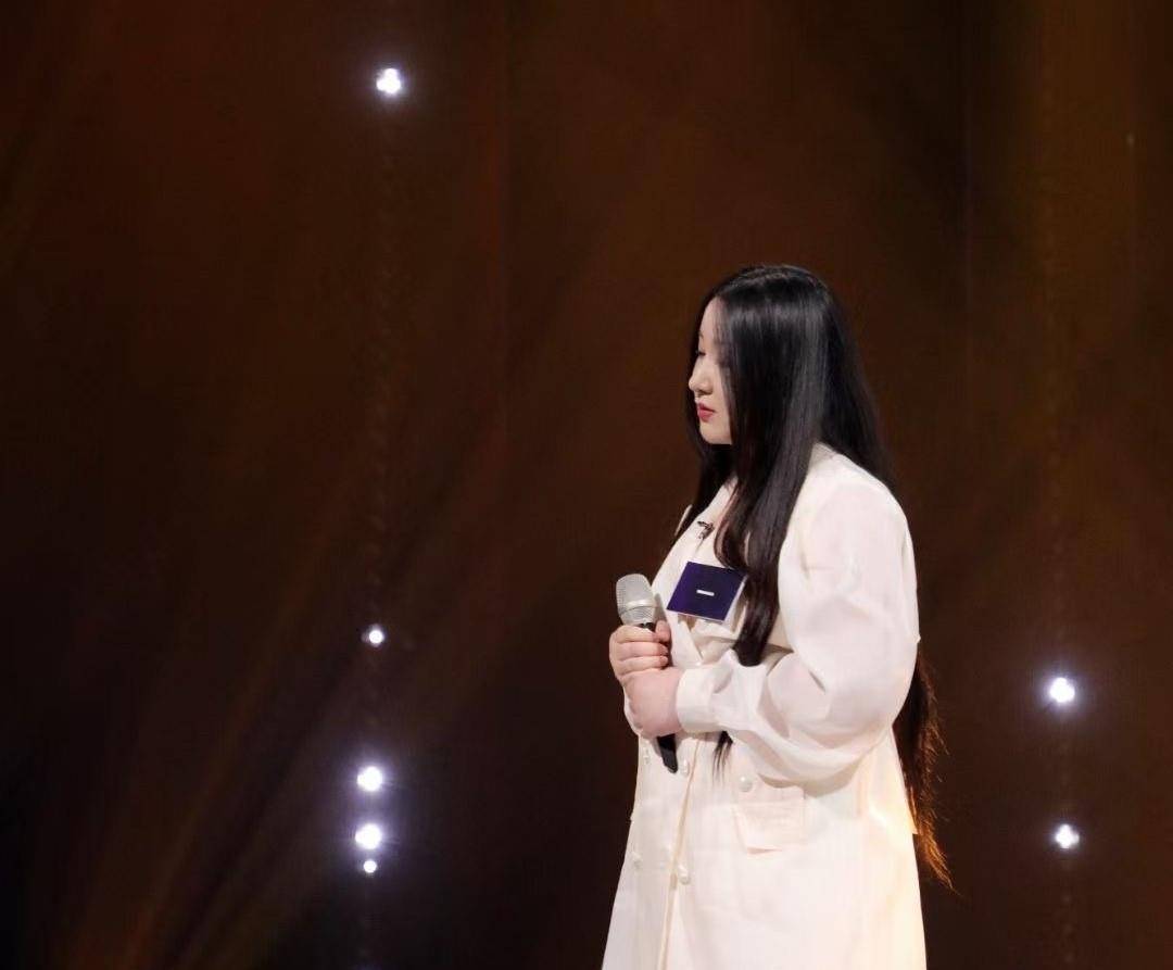 节目组|她是女团唱跳担当,曾是美女主播,如今增肥100斤,容颜尽毁