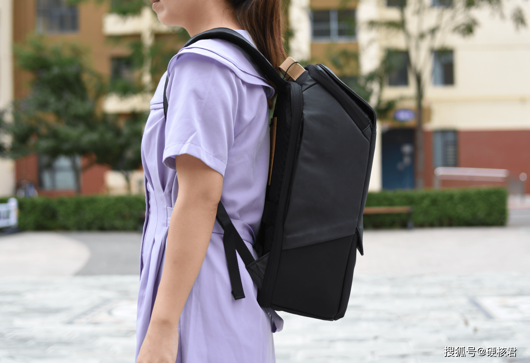 能力|简约设计，丰富储物能力，地平线8号零感背包体验!