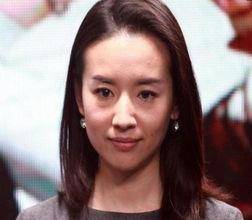 梁小冰|“苦瓜脸”的女星，这几个特征都很明显，拉低颜值低容易显老